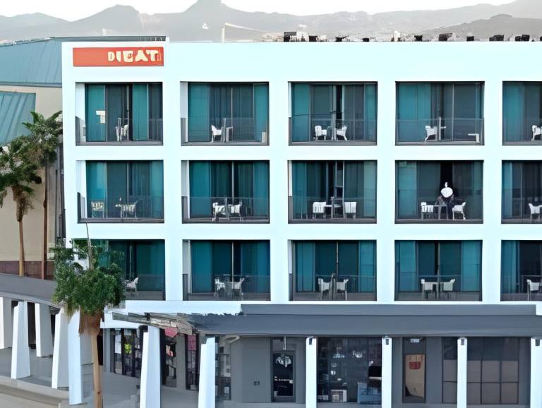 Heat Hotel in Lake Havasu City, AZ