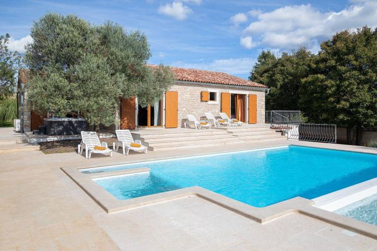 Haus in Bertoši mit privatem Pool