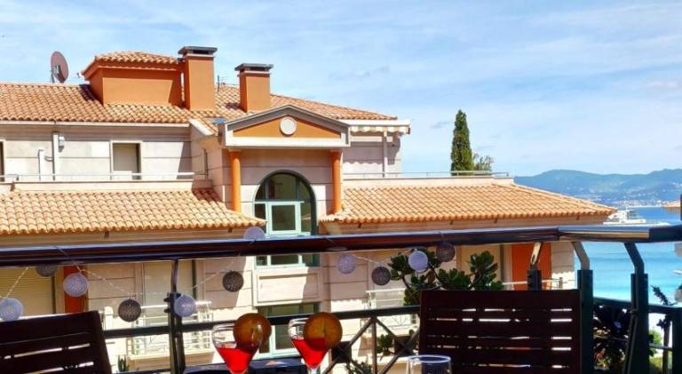 Apartment with pool in Sanxenxo