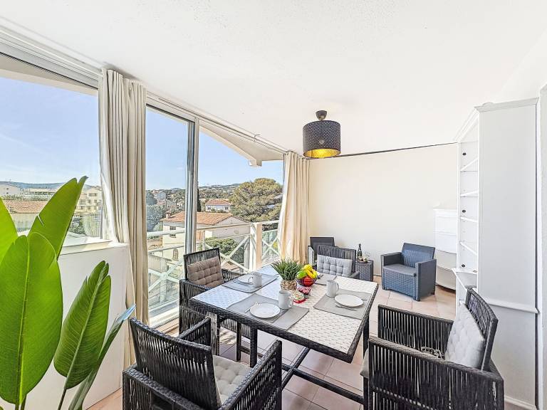 Ferienwohnung mit Hund inSaint-Aygulf Côte d'Azur f&uuml;r max. 4 Personen