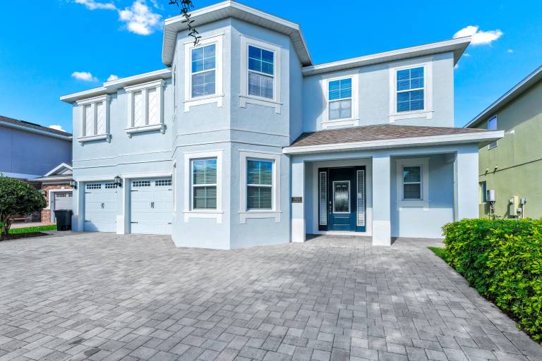 Family-oriented house with private pool & hot tub | Pet-friendly — photo 2