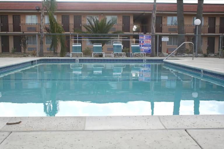 Motel  Show Place