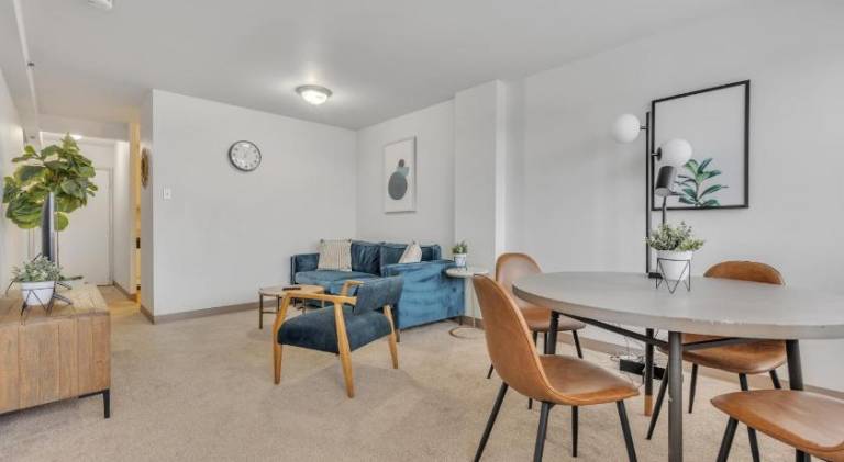 PP 2114 Professional 2br apt, Near Hospitals — photo 3