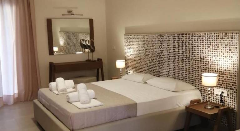 Serviced apartment with yard in Parga