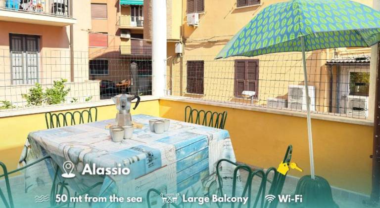 Apartment with 2 rooms for 6 persons in Laigueglia