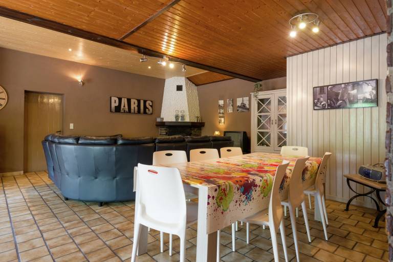 Vacation home with yard, barbecue & pool | Sea view — photo 4