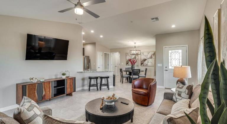 Vacation home with jacuzzi | Pets are welcome in Lake Havasu City, AZ