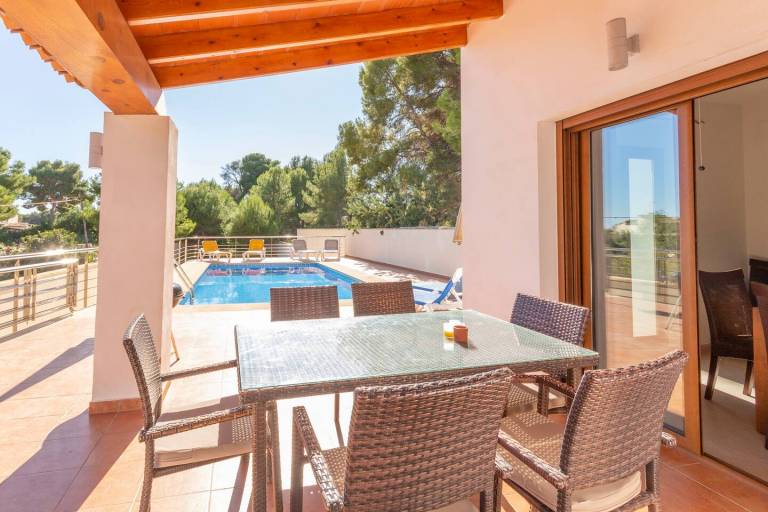 Villa with barbeque, private pool & terrace | Beach view — photo 2