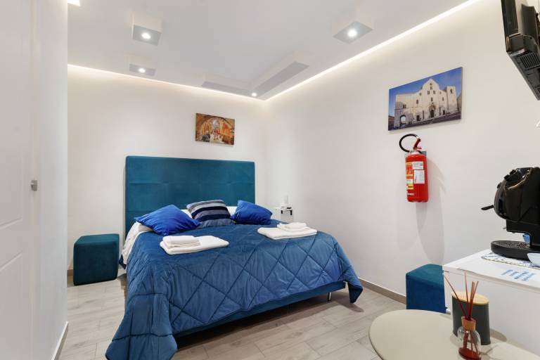 Room 'Il Filo Di Arianna - Camera 1' with Wi-Fi and Air Conditioning in Bari
