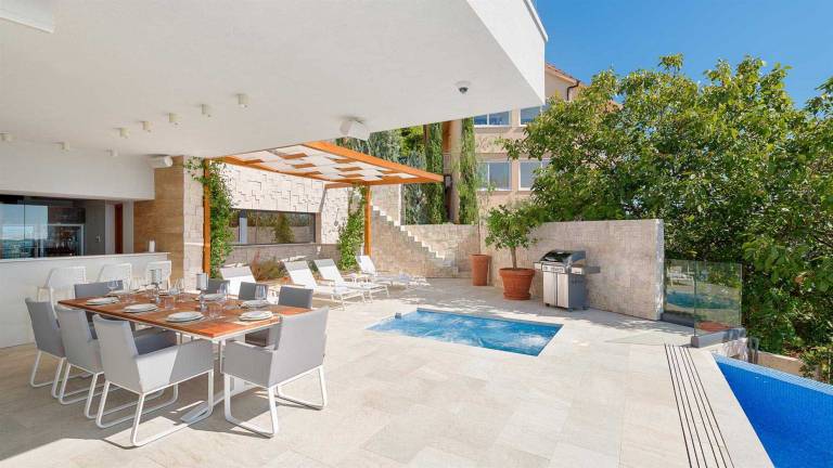 Luxury villa with stunning sea view in Hvar — photo 5