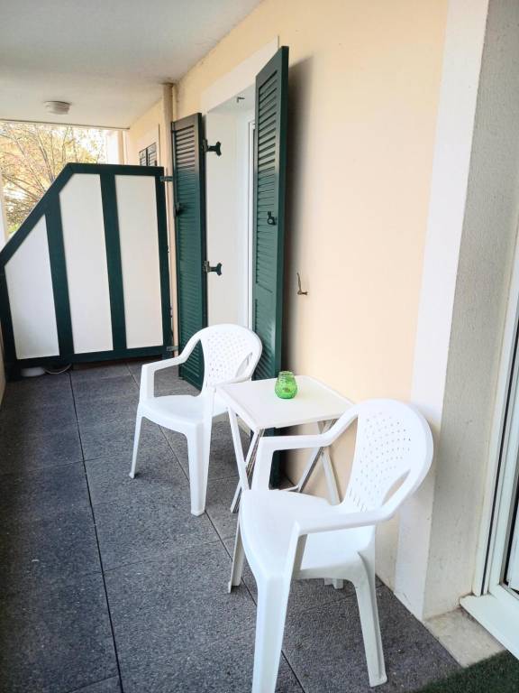 Rental apartment with garden, pool & patio | Water view — photo 5