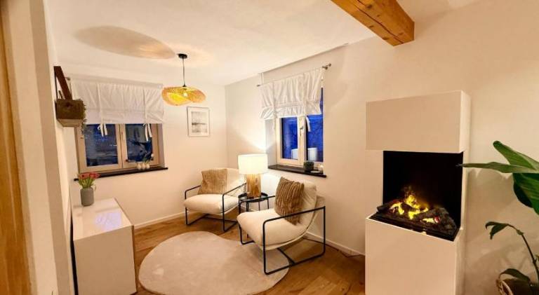 Big house with garden, terrace & hot tub | Suitable for remote work | Pet-friendly in Landshut