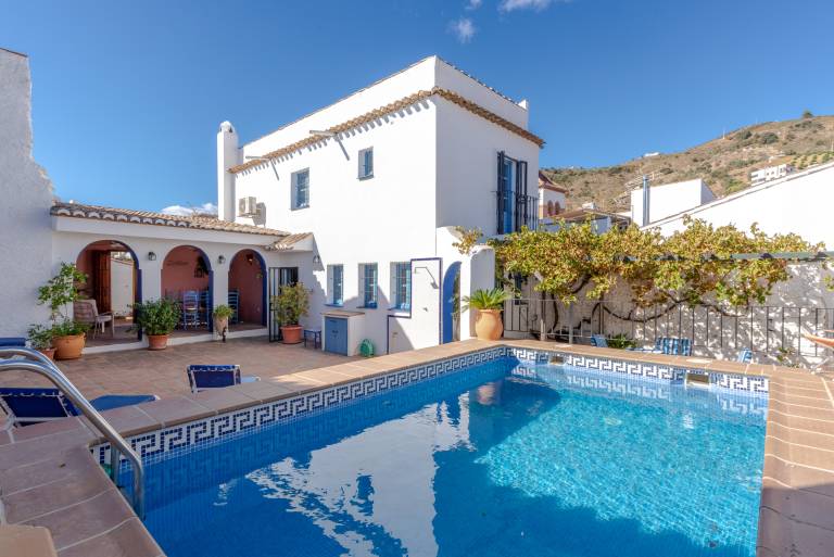 Casa  Benajarafe
