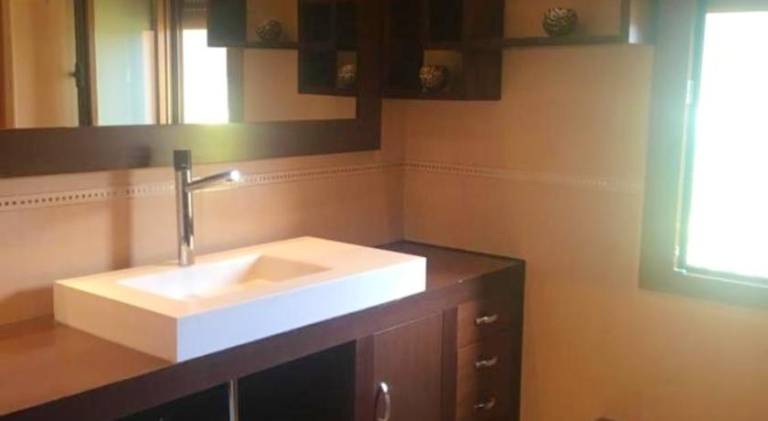 Villa with barbecue, private pool & hot tub | Perfect for remote work — photo 2