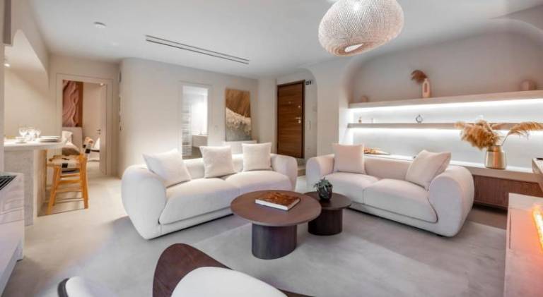 Holiday apartment with garden & patio in Glyfada