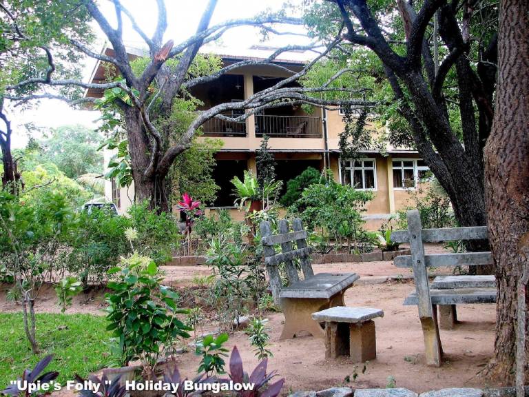 Bed & Breakfast  Habarana