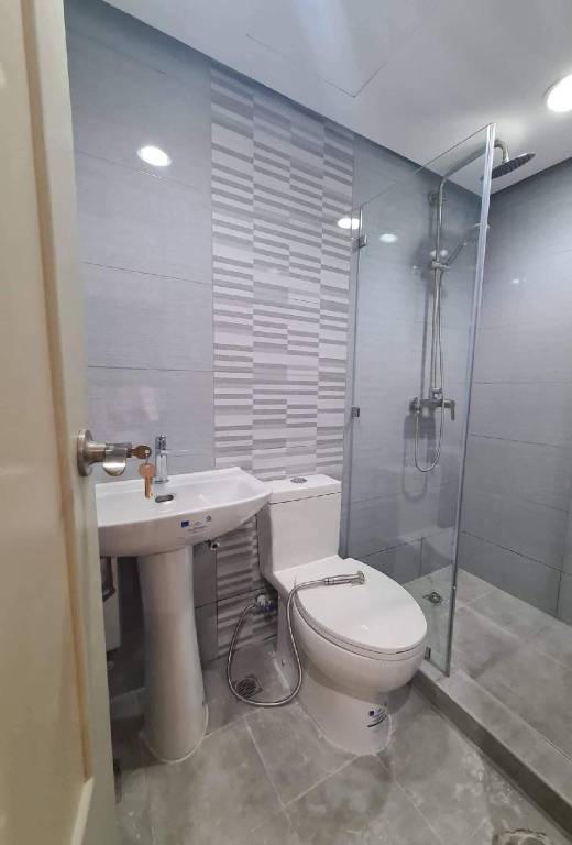 A modern 1 BR unit at Eastwood City - 28th, G! — photo 4