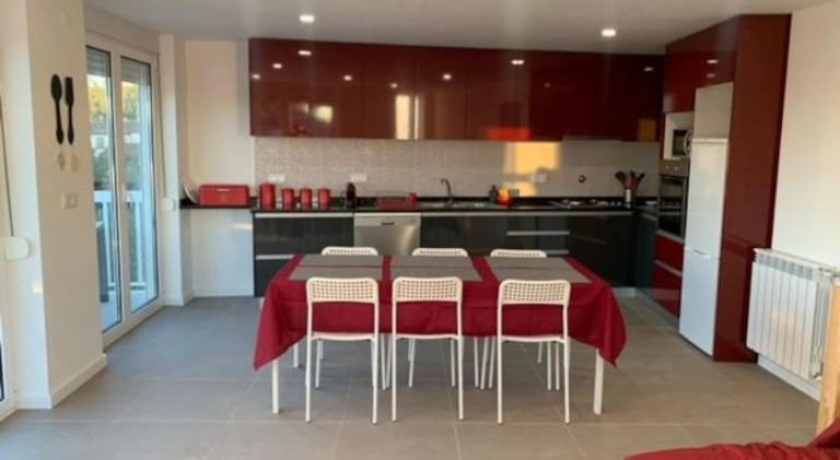 Vacation home with barbeque & terrace — photo 3