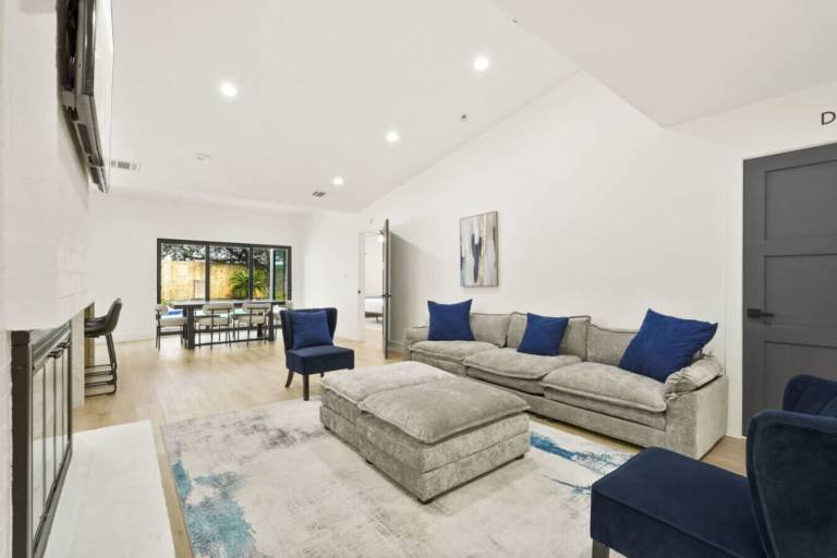 House Woodlake/ Briar Meadow