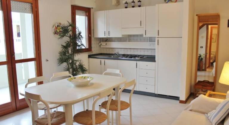 Apartment with terrace & yard | Beach nearby | Pets allowed — photo 2