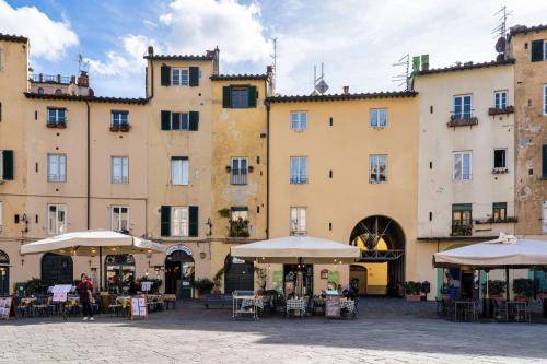 Bed & Breakfast  Lucca