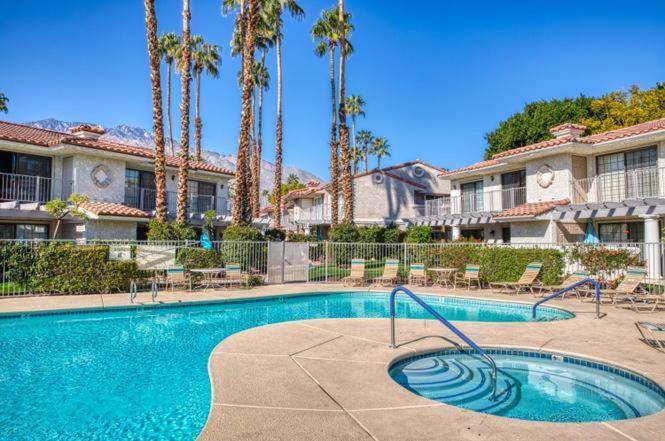 Pleasant vacation home with hot tub & pool | Pet-friendly — photo 3