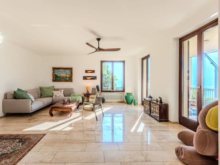 Children-friendly vacation home with terrace, yard & private pool | Mountain view | Pets are welcome — photo 5