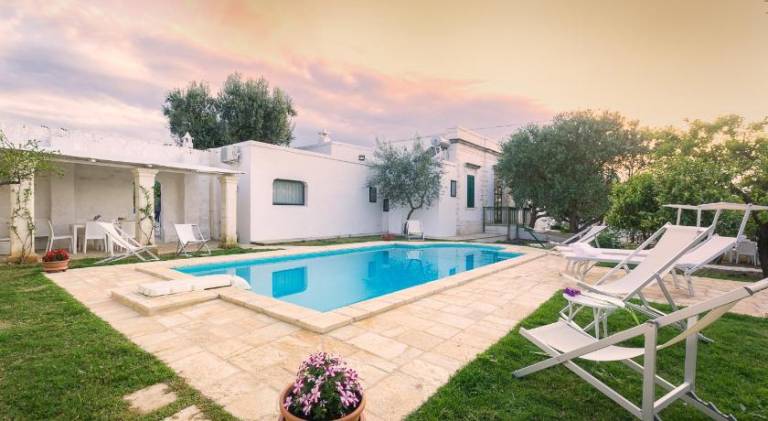House with garden, grill & pool | Suitable for remote work | Dogs allowed in Ostuni