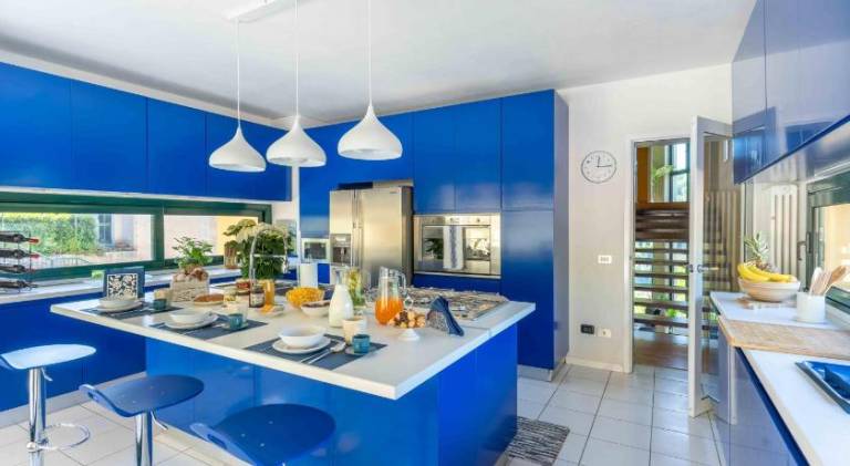 Fully equipped villa with hot tub, yard & barbeque | Suitable for remote work | Pets are welcome — photo 5