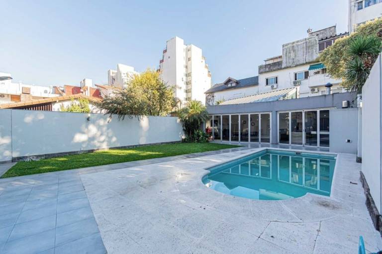 House with hot tub, private pool & garden