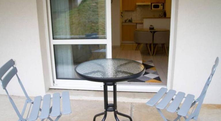 Holiday apartment with pool — photo 5