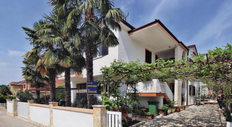 Corinne Garden Residence in Novigrad