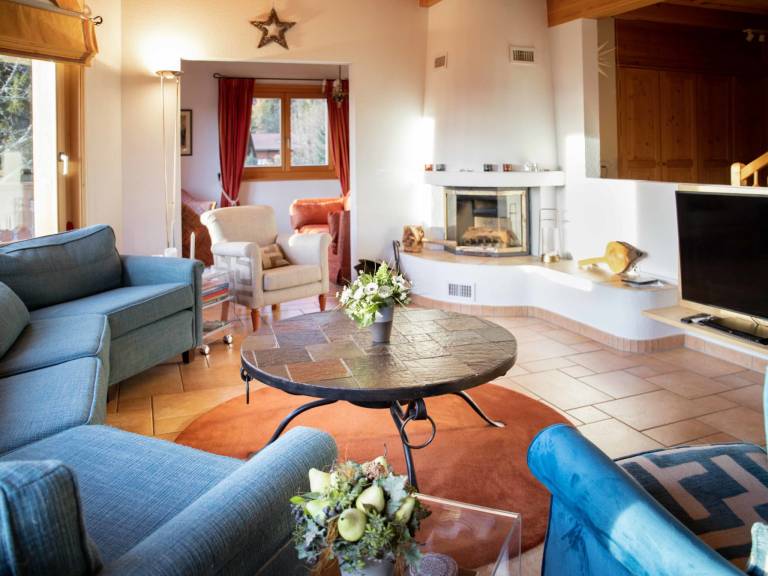 Fully equipped big vacation home with patio, BBQ & garden | Mountain view | Suitable for remote work | Pet-friendly — photo 3