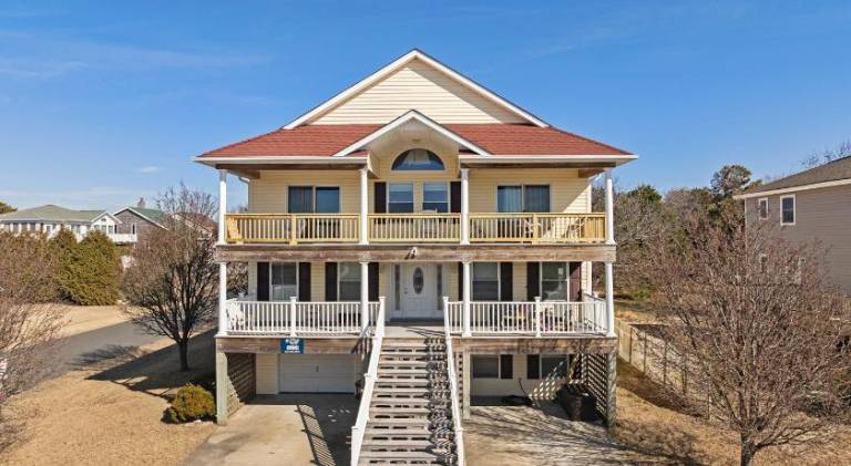 Vacation home with jacuzzi & pool in Kill Devil Hills, NC