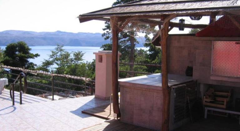 Charming holiday apartment | Beach nearby | Pets are welcome in Novalja
