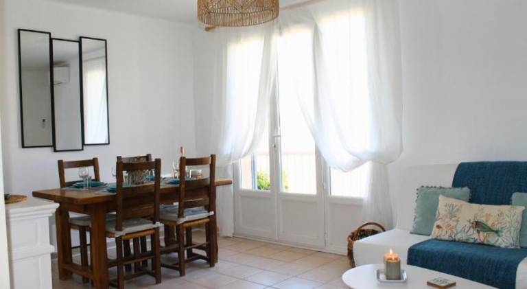 Holiday apartment with patio in Sanary-sur-Mer