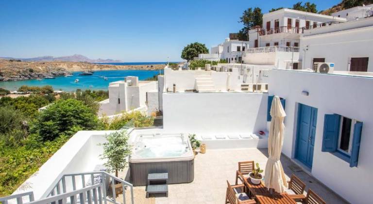 Villa with terrace, garden & jacuzzi | Close to the beach | Good for workation | Pets allowed — photo 2