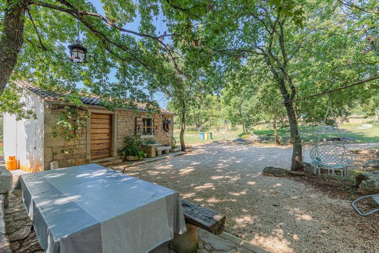 INV11 (Farm House) — photo 2