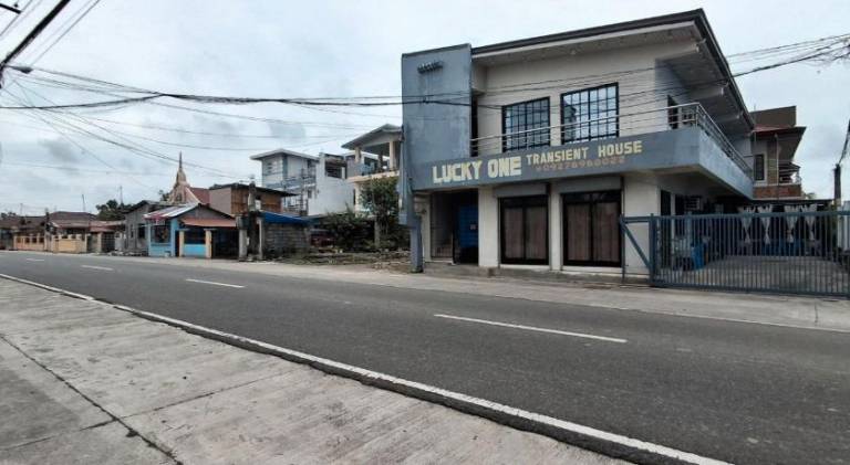 Lucky one transient 3mins walk from whart — photo 4
