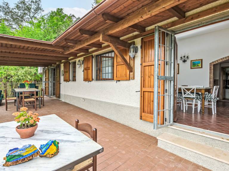 Vacation home with garden, patio & private pool — photo 4