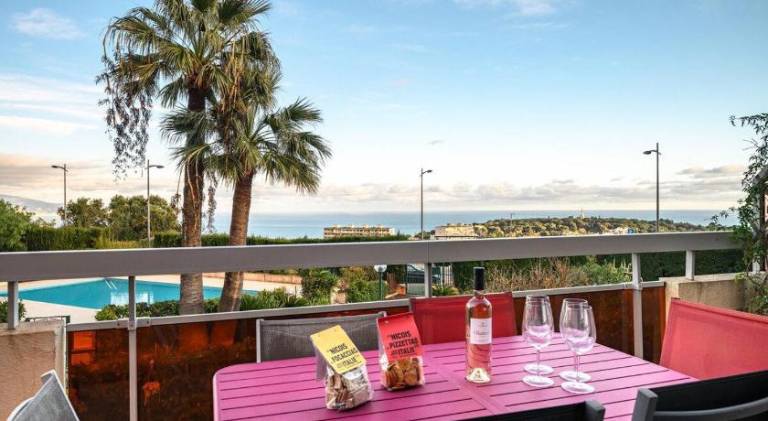 LEVASION -Vue imprenable Piscine Parking Terrasse in Menton