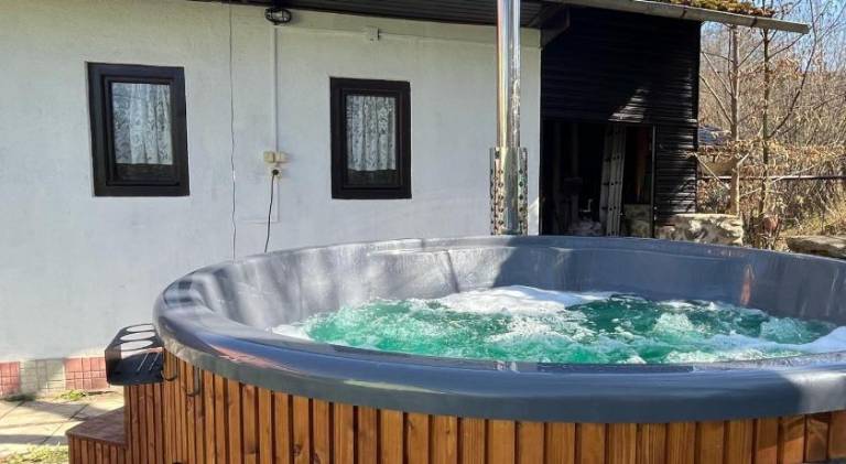Villa with jacuzzi — photo 2