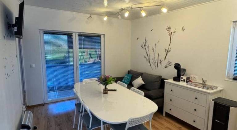 Rental apartment with pool, patio & barbeque — photo 3