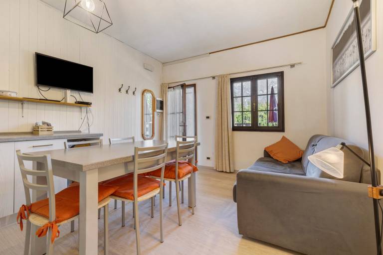 Apartment with patio | Mountain view — photo 4