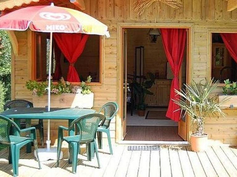 Mobile home with patio in Cabourg