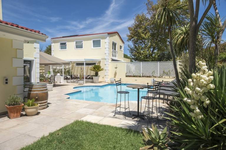 Lite hus  Rondebosch East