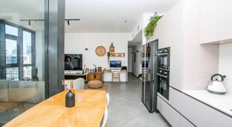 Luxury 2BR Beachfront Apartment — photo 5