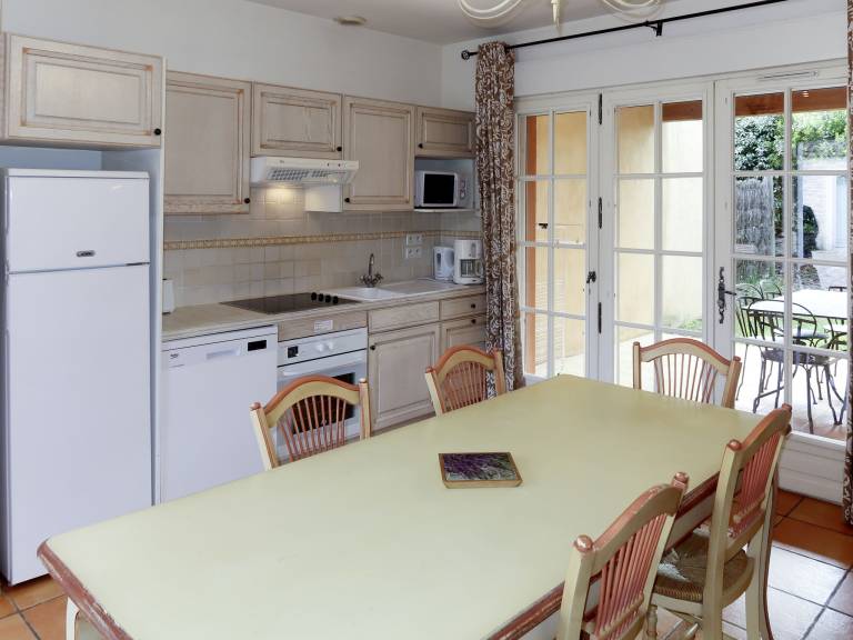 Vacation home with sauna, pool & terrace — photo 4