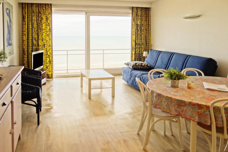 Fully equipped nice holiday apartment | Sea view | Next to the beach | Pet-friendly in Nieuwpoort