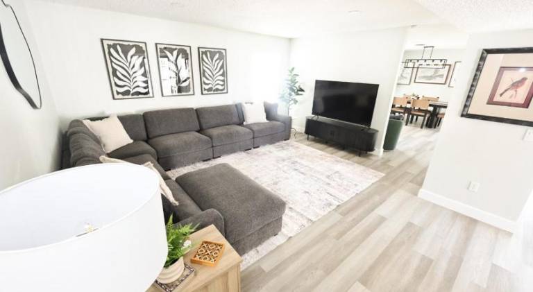 Family Friendly Southwest Bakersfield Retreat with Jacuzzi and Fenced Yard in Bakersfield, CA
